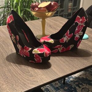 Elle Black and Red Floral Wedges